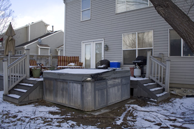 deck / hot tub